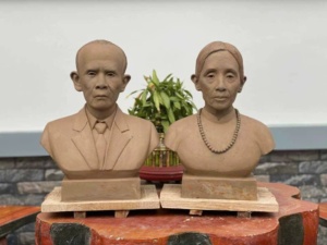 Mẫu đất sét trong quy trình đúc tượng chân dung bằng đồng tại An Gia - Phát Tài